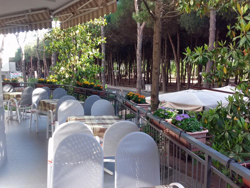 Hotel Antares Cervia Kültér fotó