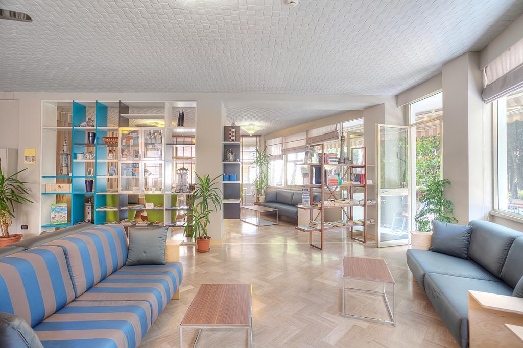 Hotel Antares Cervia Kültér fotó