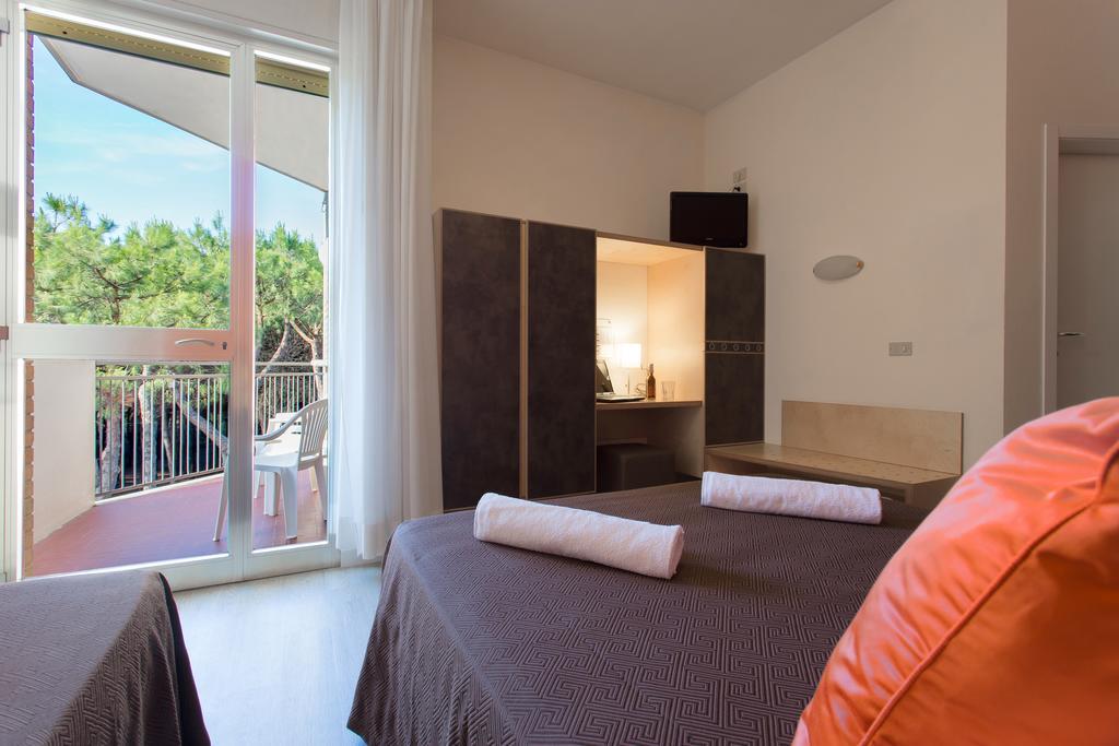 Hotel Antares Cervia Kültér fotó